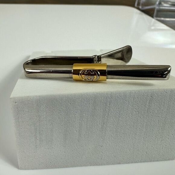 Gucci Interlocking G Bicolor Two Tone Tie Clip - Picture 1 of 6